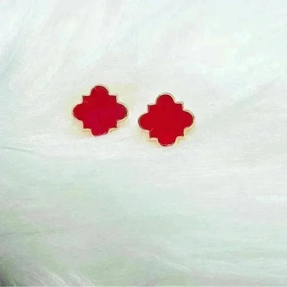 Chloe Clover Stud Earrings 18k Gold Plated Earrings in Red - Picture 2 of 7